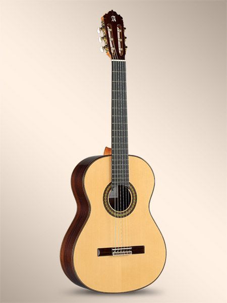 Guitarra clásica ALHAMBRA modelo 7PA
