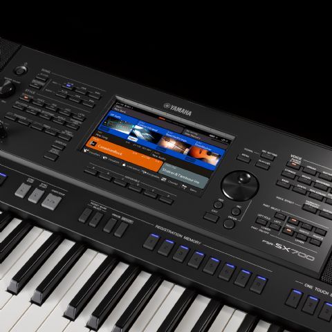 Teclado YAMAHA modelo PSR SX700